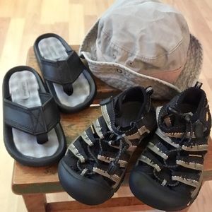 Summer boy classics Keen, Sandals & bucket hat lot